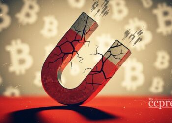 Bitcoin dips below 68K as Saylor signals new buys